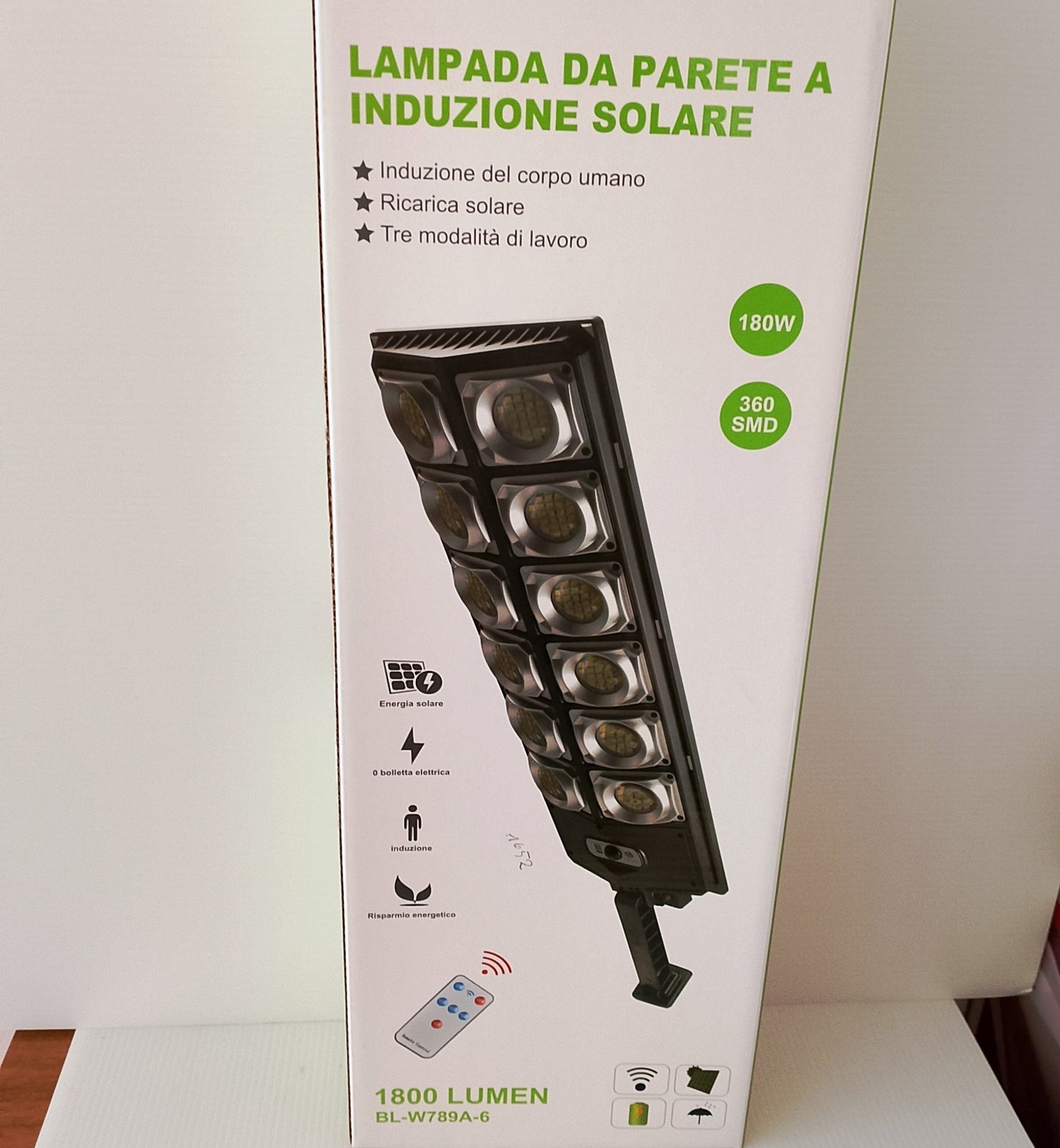 Lampada da parete induzione solare MU BL-W789A-6 ART. 1652